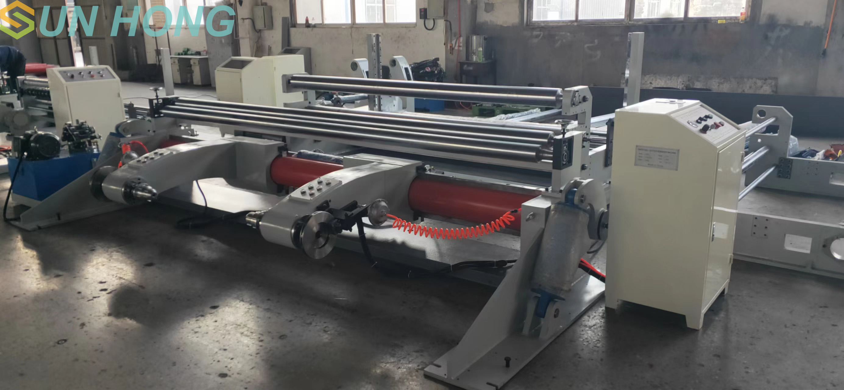 Kraft Kertas Beralkhan Berkelanjutan Mesin Sliting