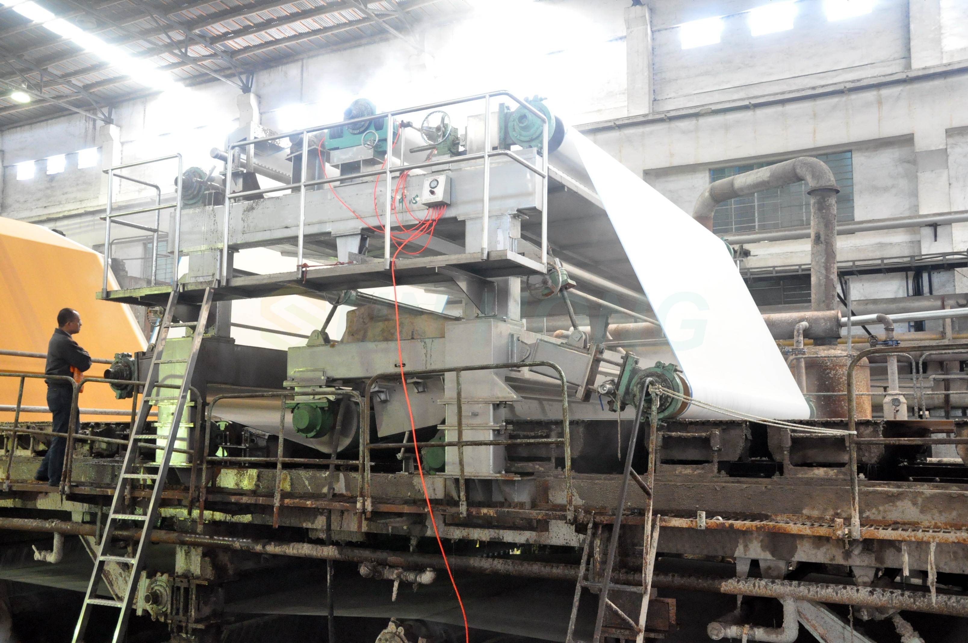 bekas atas mesin kertas