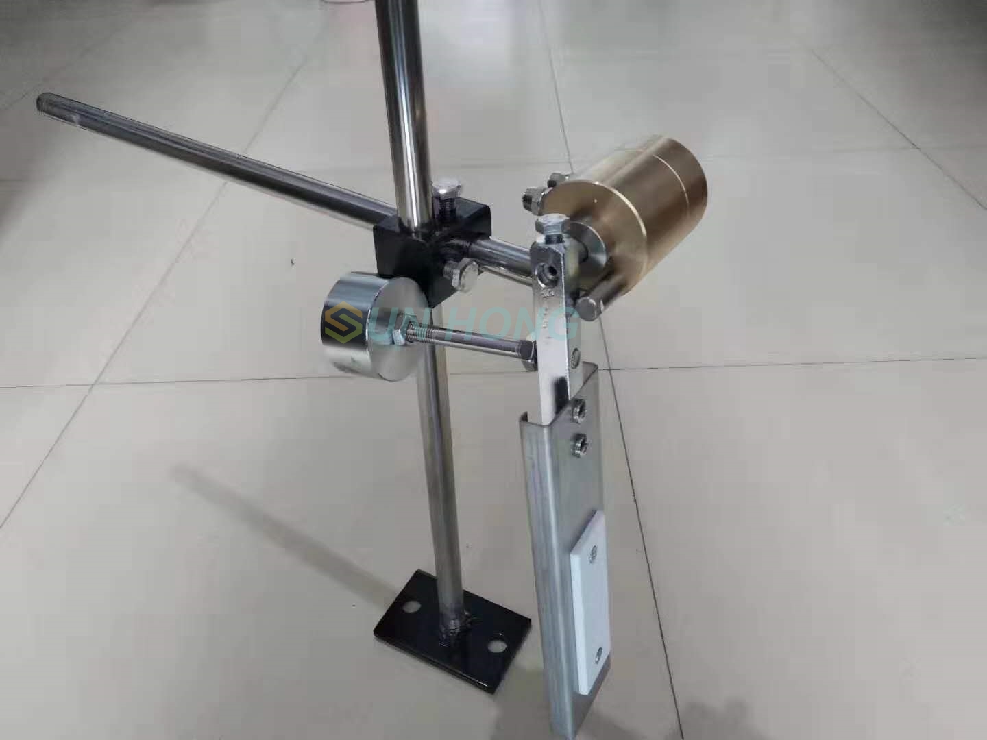 merasakan telapak tangan penggera