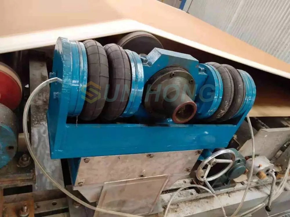 udara di bawah pada kain felt dan pembetulan fabrik