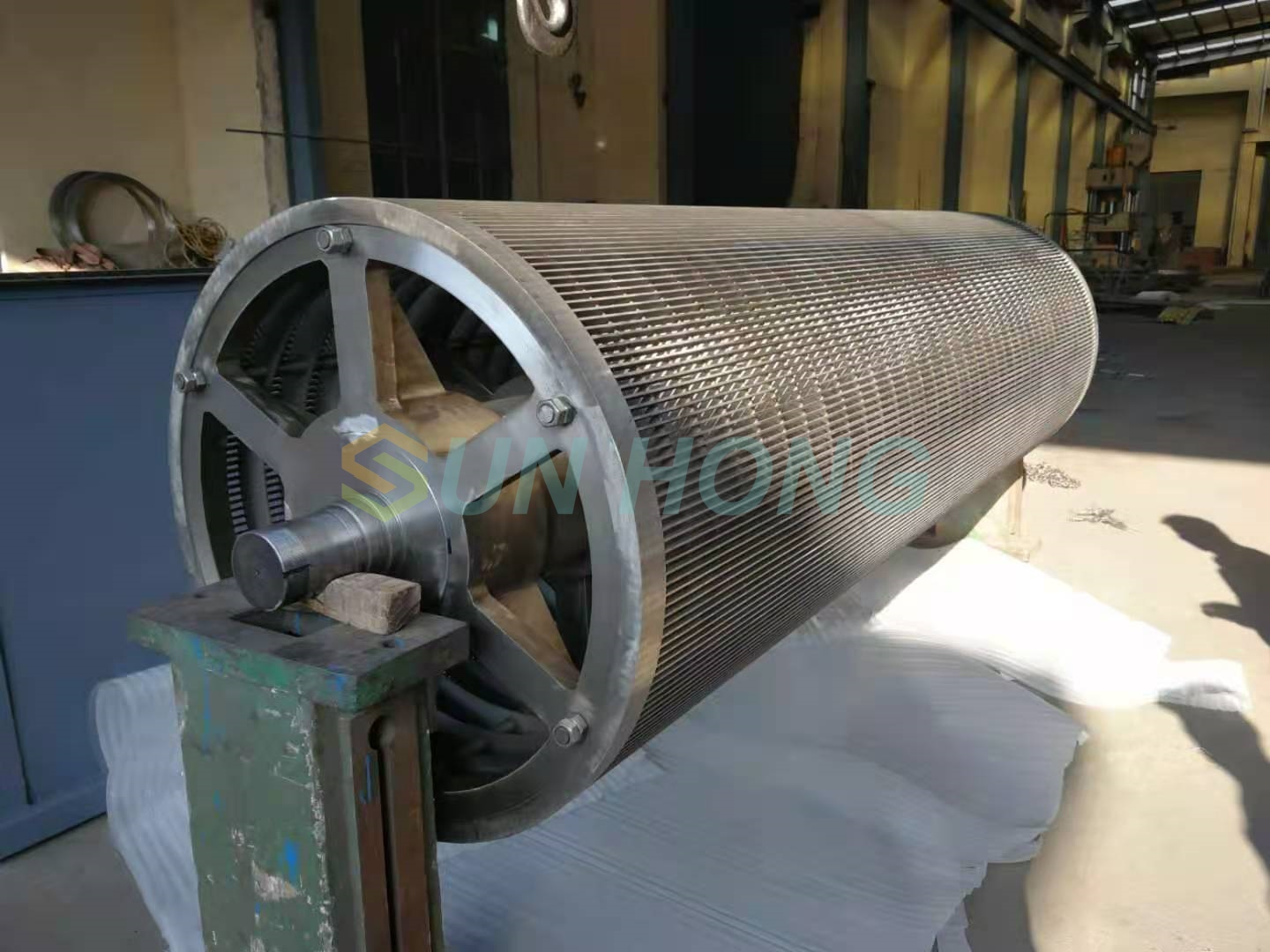 Acuan silinder mesin kertas