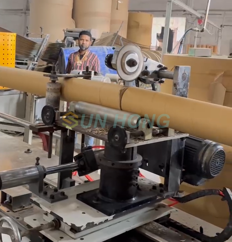 Empat kepala mesin tiub kertas CNC
