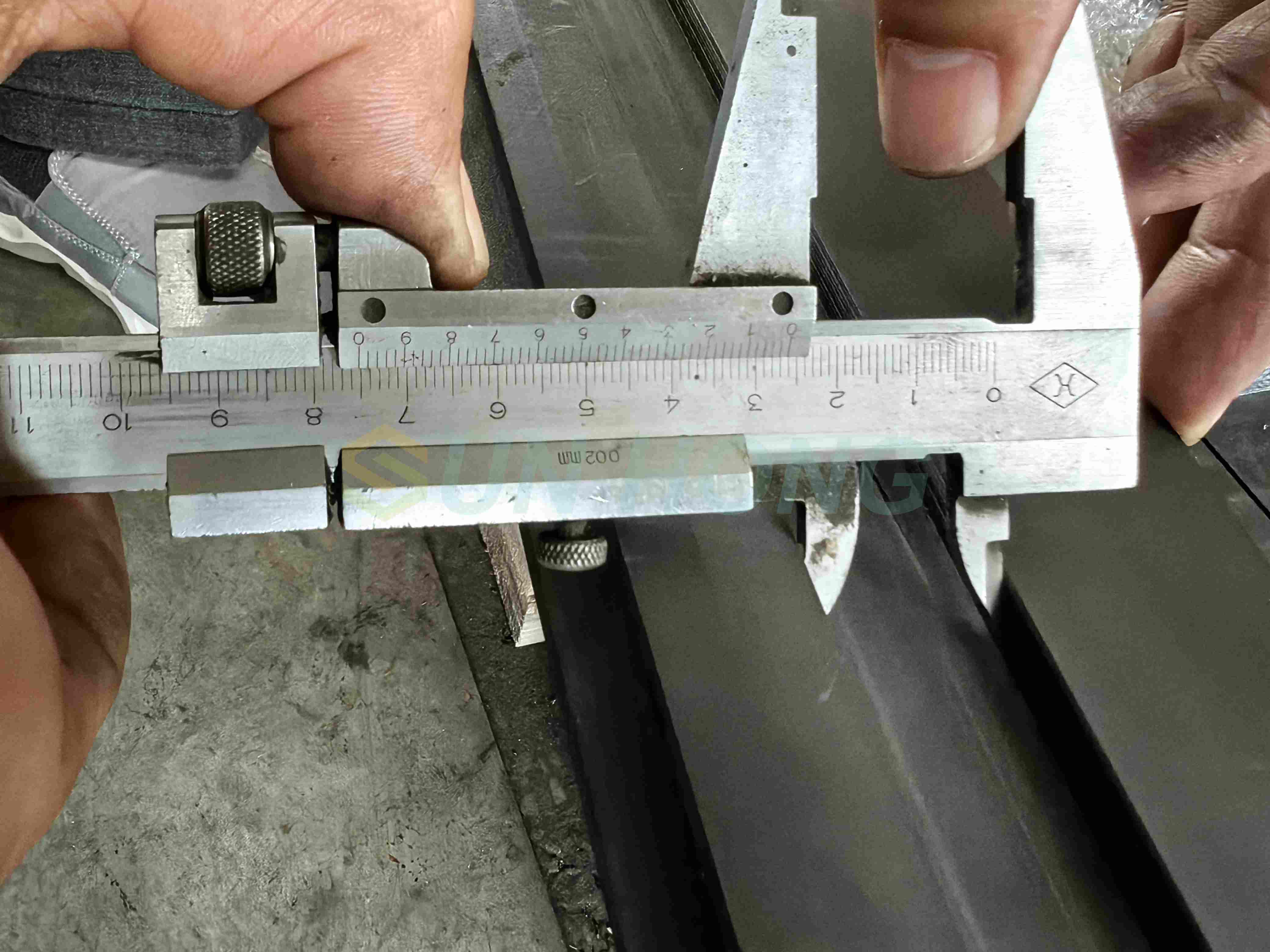 Mesin Kertas Suction Roll UHMW Jalur Pengedap Grafit Getah