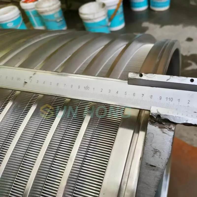 Bakul skrin slotted untuk pulping