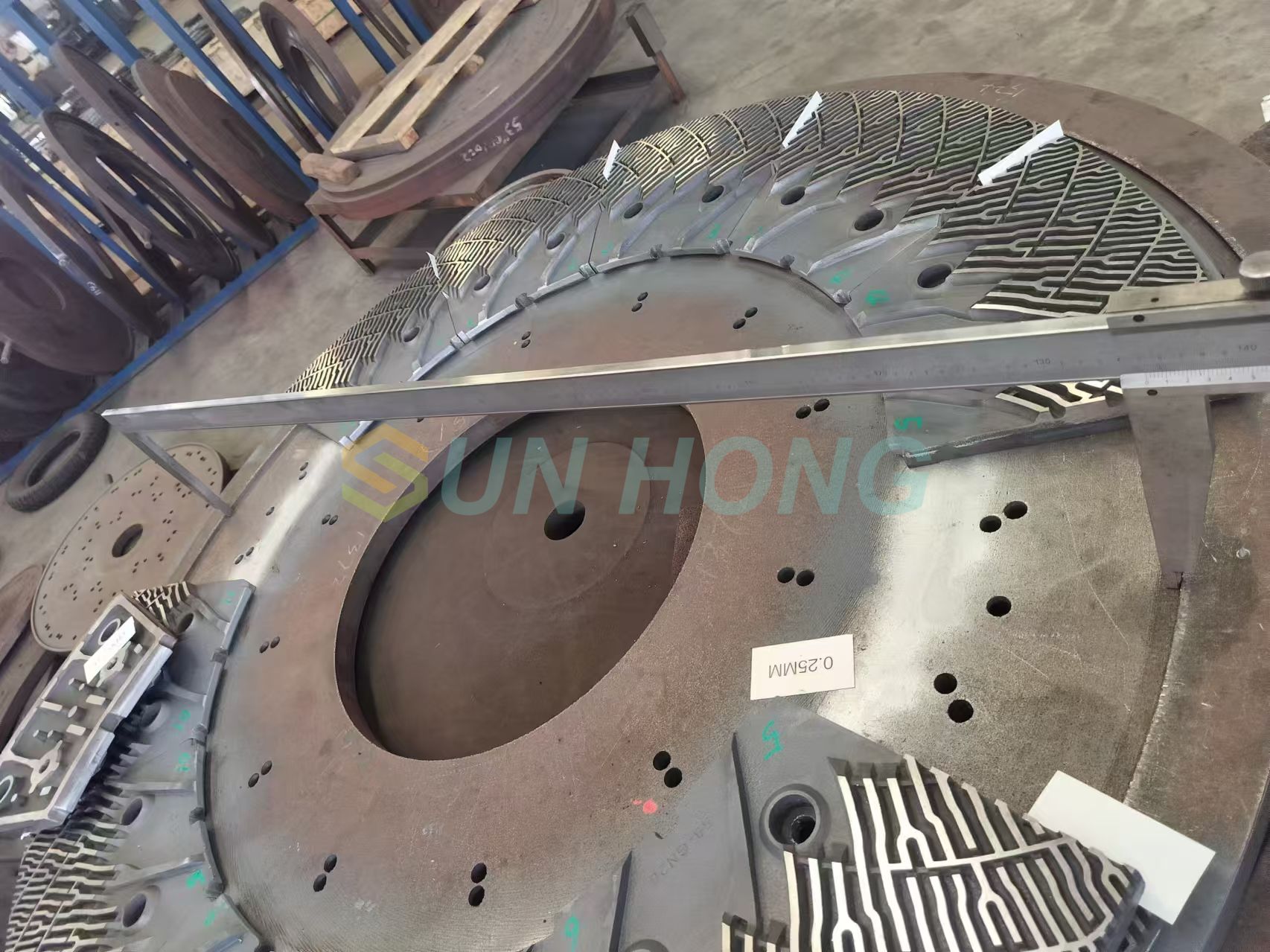 Segmen plat refiner