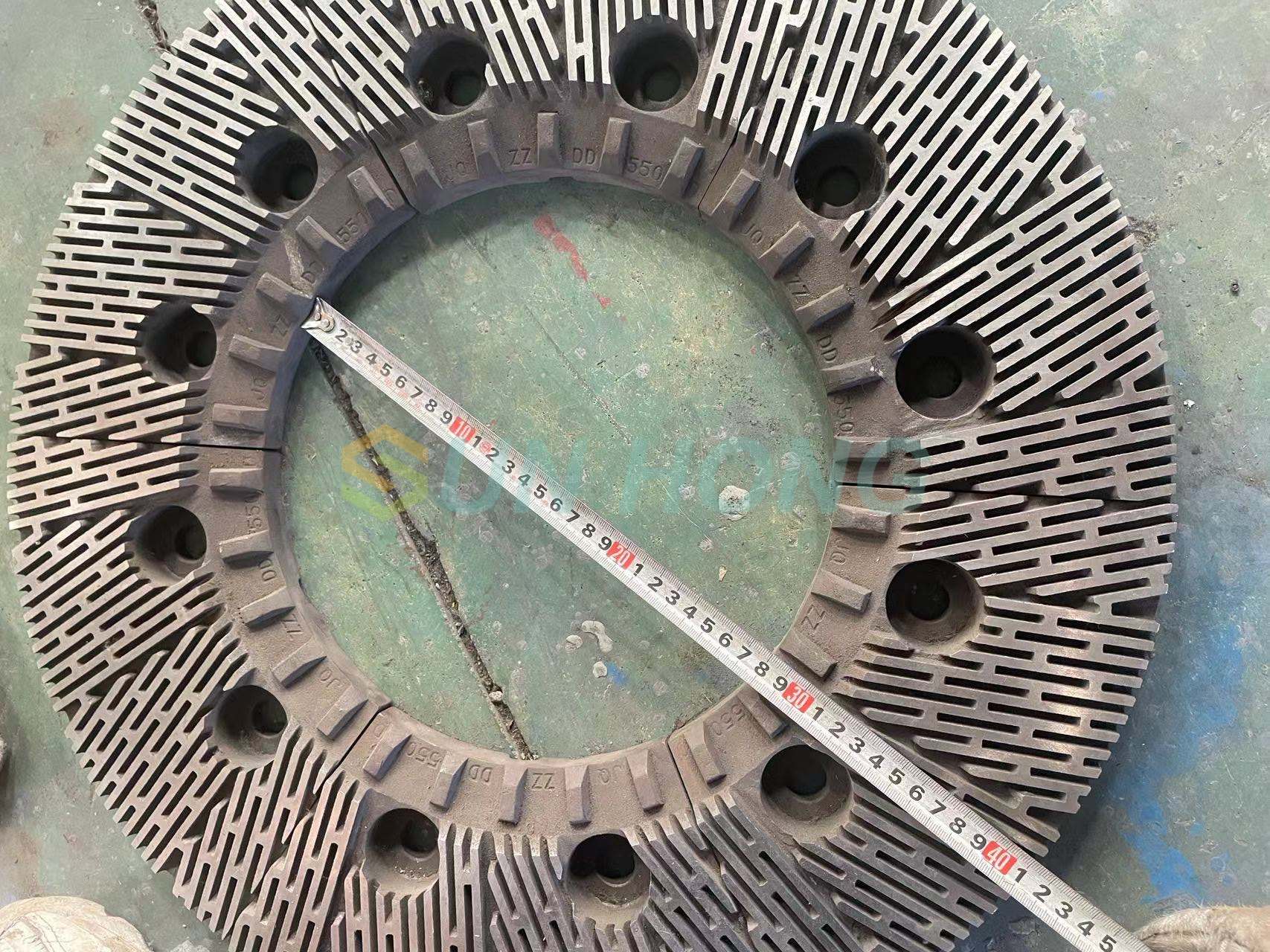 Segmen plat refiner