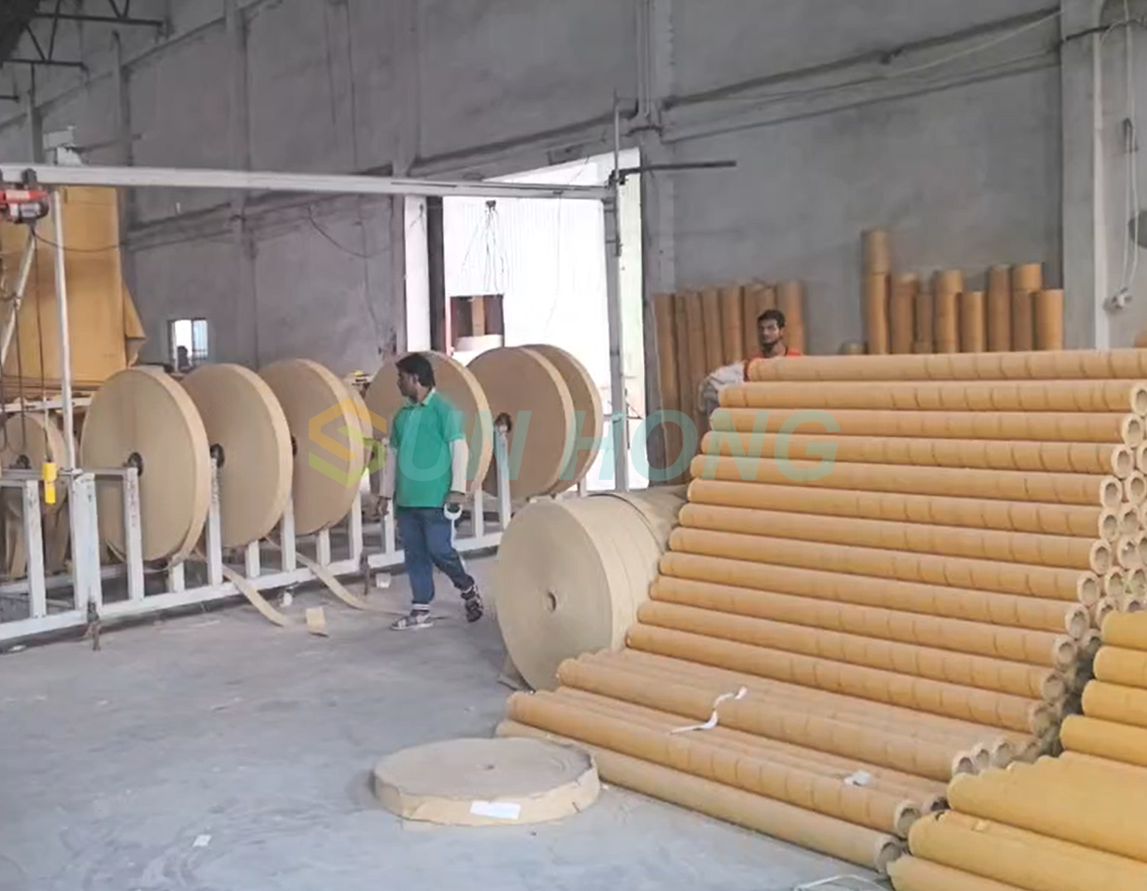 Empat kepala mesin tiub kertas CNC