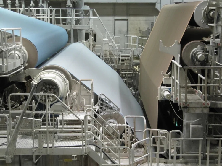 Bagaimana untuk mengambil lembaran kertas dari membentuk kain untuk menekan dirasakan?