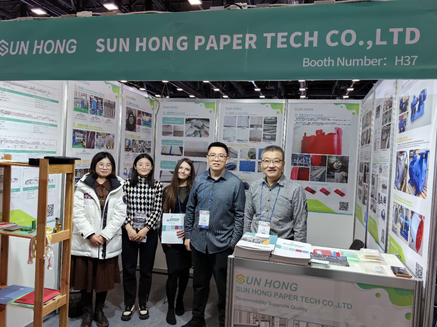 Sun Hong mengambil bahagian dalam pameran pulporexpo Rusia