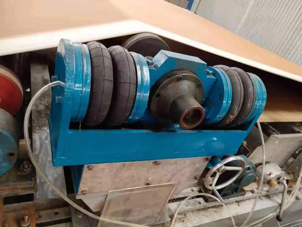 terasa guider udara di bawah