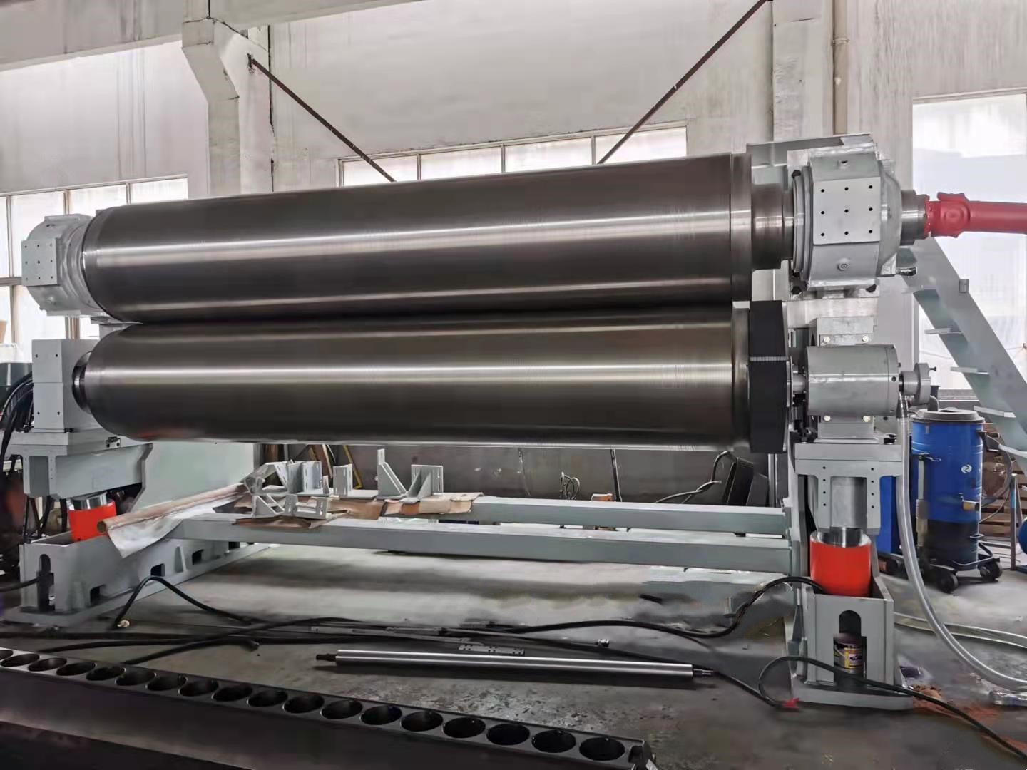 Kalender keras dengan mahkota terkawal